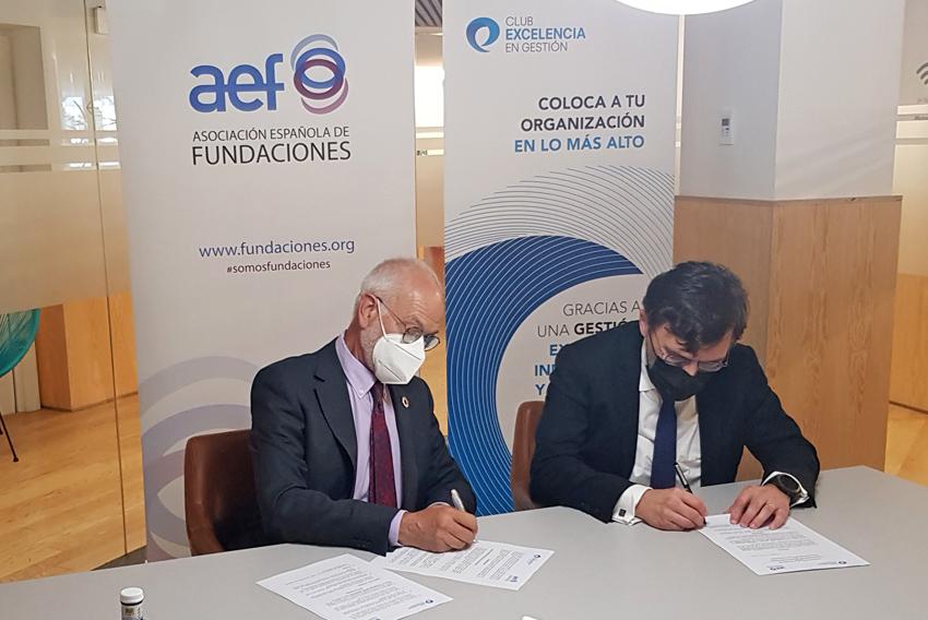 firma acuerdo de colaboración con la AEF