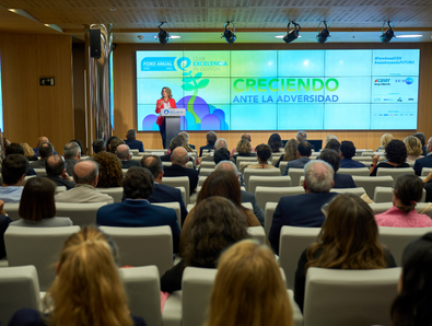 imagenes destacado home__Foro Anual_escenario.png