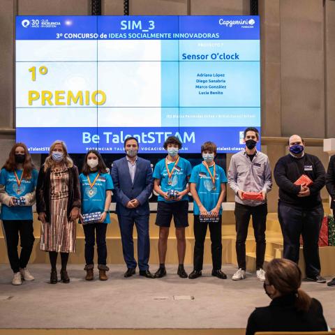 Be TalentSTEAM - entrega premios equipo ganador_Concurso de Ideas Socialmente Innovadoras SIM_3