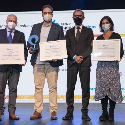 Finalistas y ganador premio BBPP 2021 educación