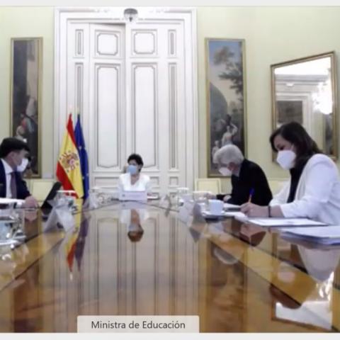 Reunión Ministra Educación (5)